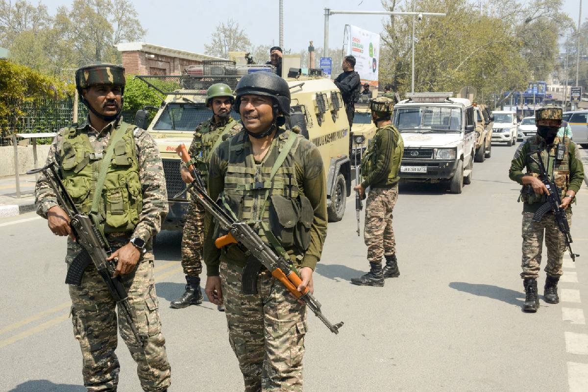 Operation Mahadev: पहलगाम आतंकी हमले के दो आतंकवादी ढेर, सेना ने दिखाई बहादुरी