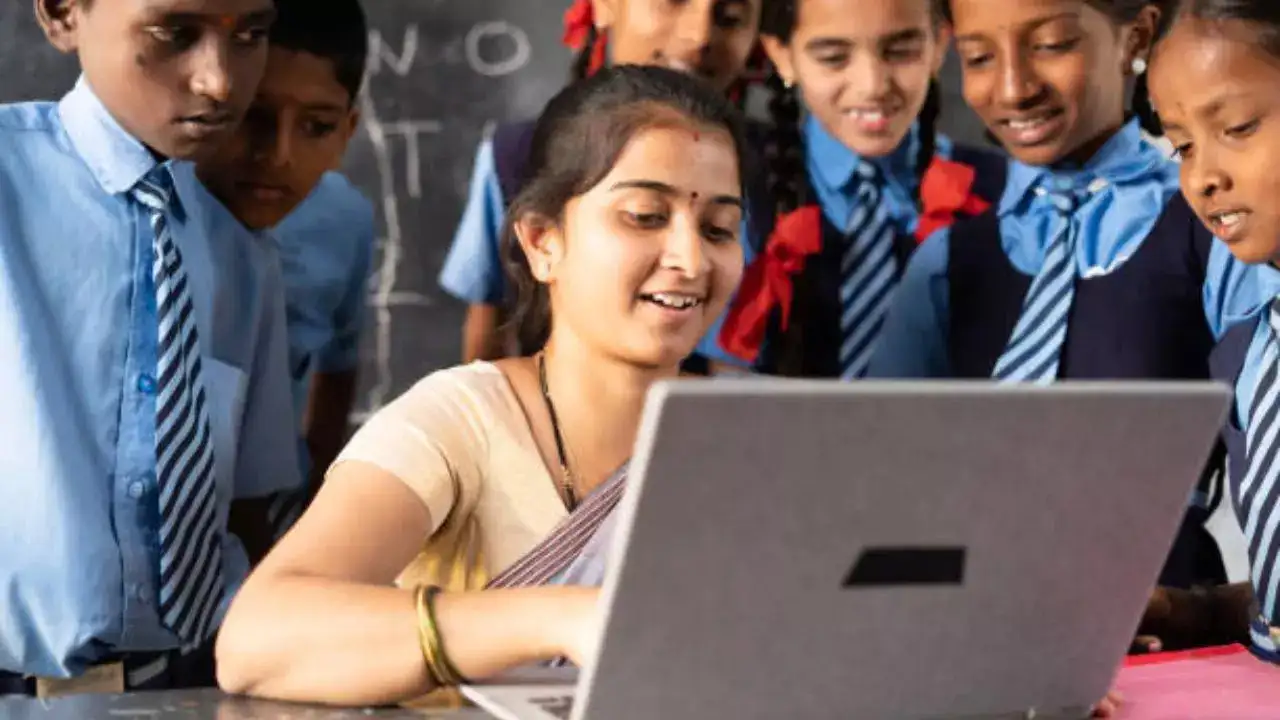 📢 बिहार में शिक्षकों की तबादला नीति में बड़ा बदलाव: अब नियुक्ति के 5 साल तक नहीं होगा ट्रांसफर