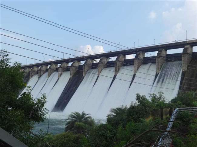 लगातार बारिश से तिलैया डैम जलस्तर बढ़ा — गेट लेवल के करीब पहुंचा सहजावस्था में इमरजेंसी अलर्ट