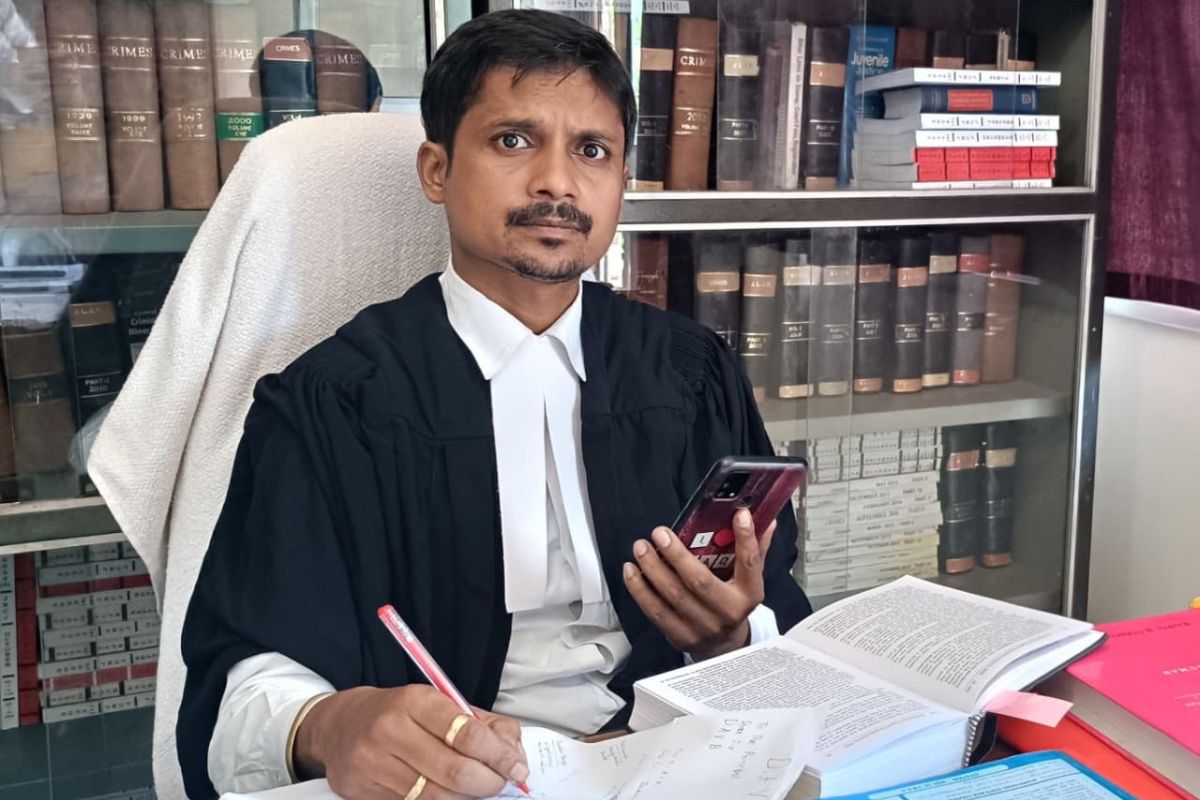 जमीन खरीदने से पहले रखें इन बातों का ध्यान, जानिए वकील की सलाह