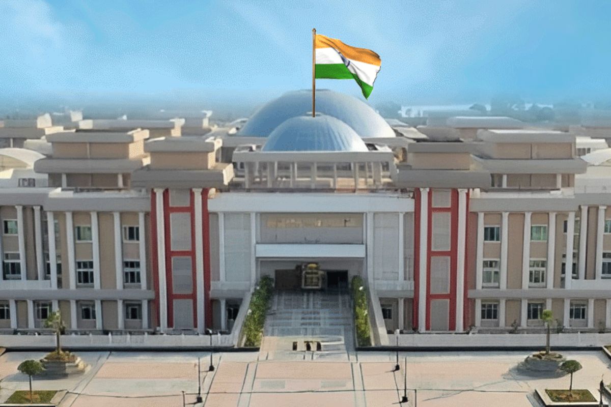 रांची जिला स्कूल में दुर्गा पूजा पंडाल पर हाईकोर्ट की सख्ती: राज्य सरकार से पूछा जवाब