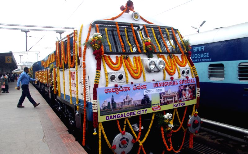🚆 12 दिन में 7 ज्योतिर्लिंग के दर्शन कराएगी भारत गौरव ट्रेन: जानें पूरा पैकेज और यात्रा का अनुभव