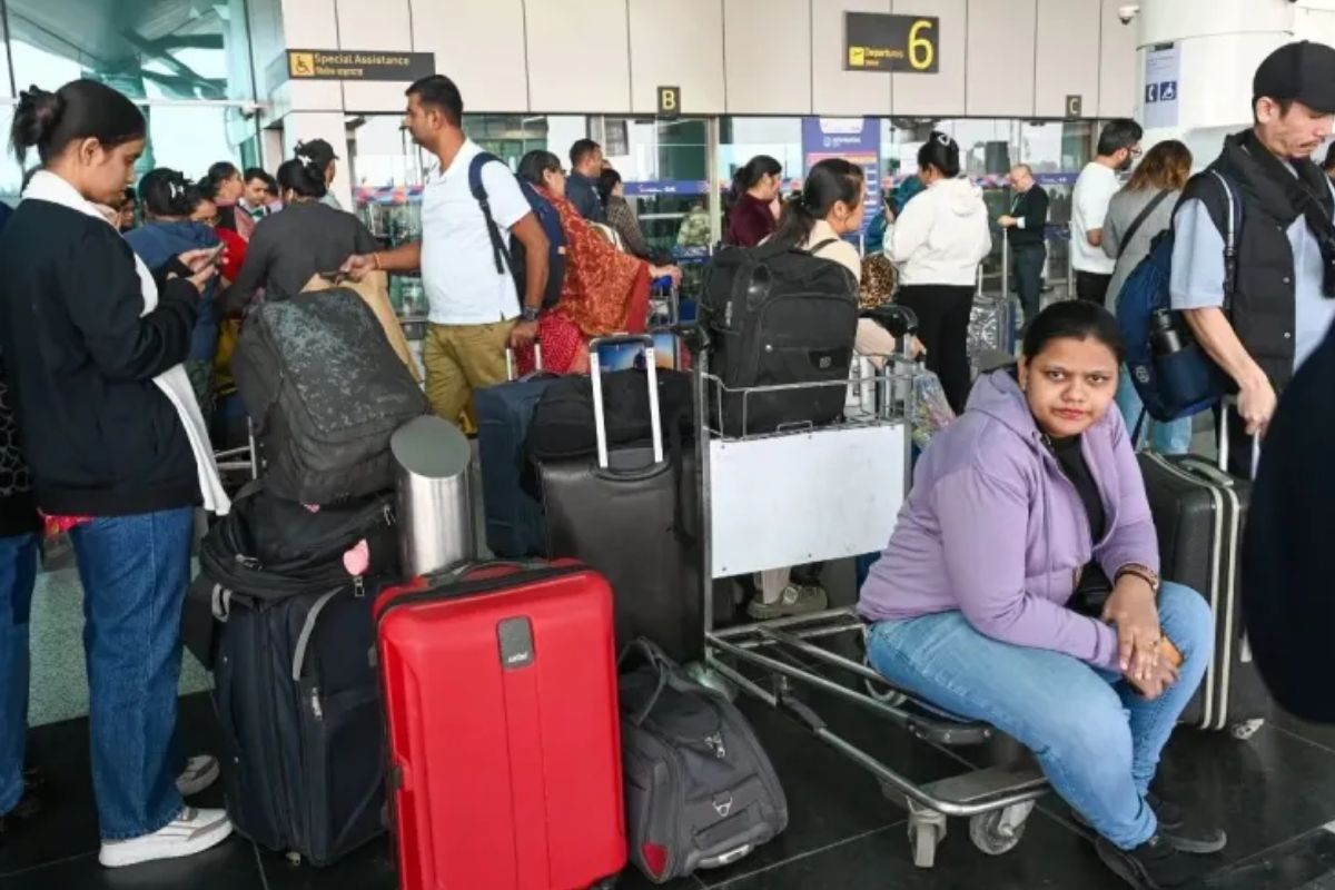 Indigo Crisis: पटना एयर रूट पर हाहाकार, दिल्ली का टिकट लंदन से महंगा, आखिर कब होगा हालात में सुधार?