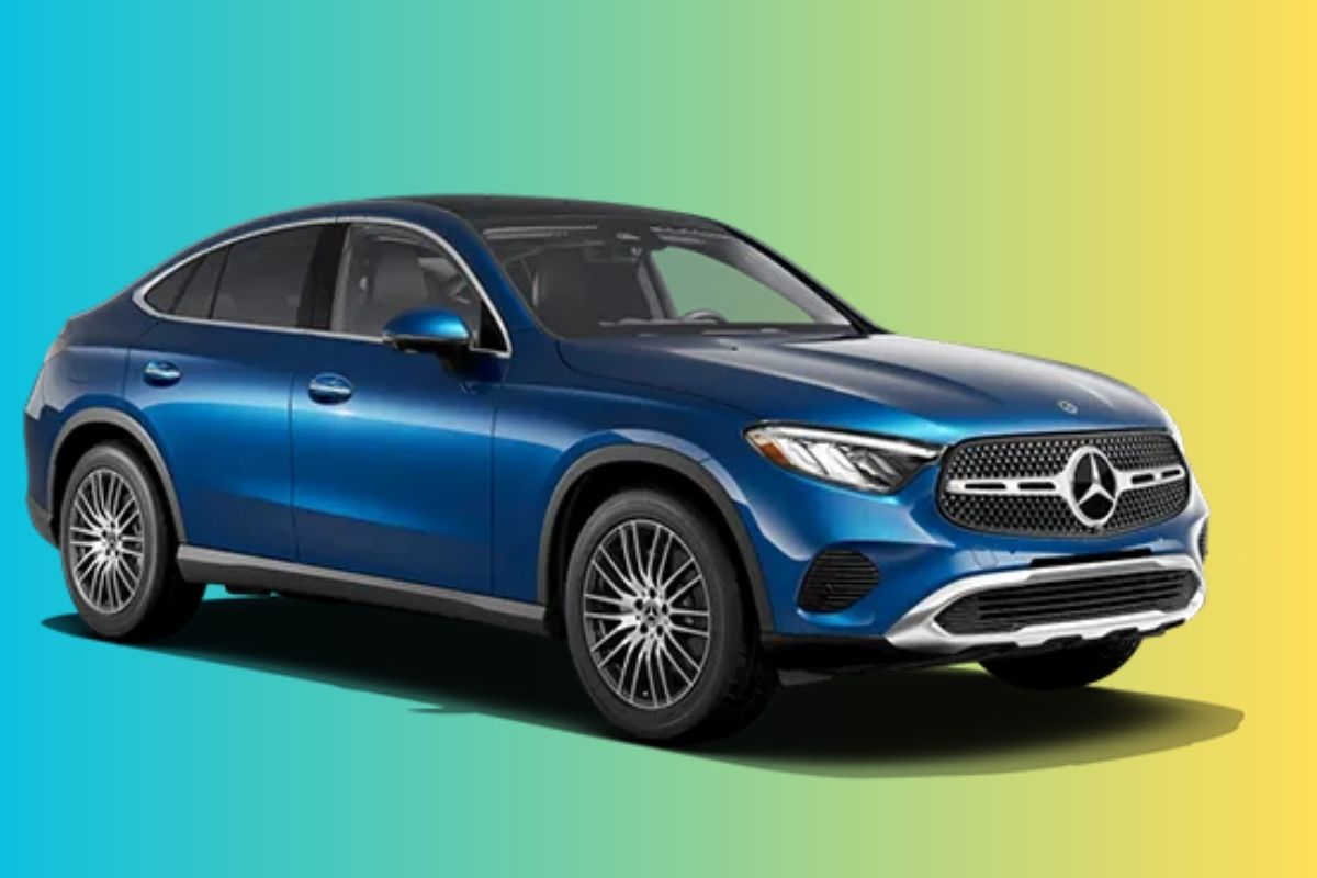 गिरते रुपये की मार ग्राहकों पर, अब 1 साल में 4 बार महंगी होगी मर्सिडीज कार