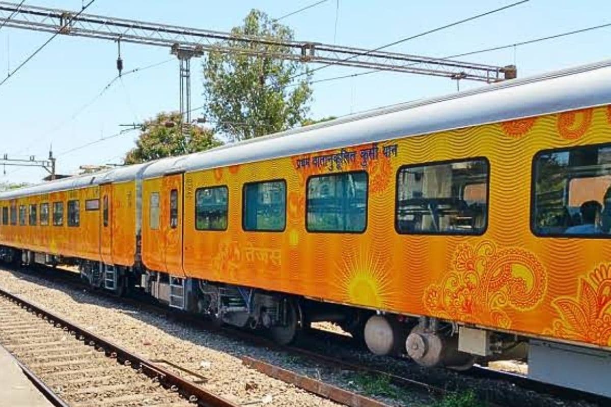 Bomb Threat: “हैलो… ट्रेन की बोगी में बम रखा है!” – तेजस राजधानी एक्सप्रेस को उड़ाने की धमकी के बाद दिल्ली की जांच एजेंसियां अलर्ट