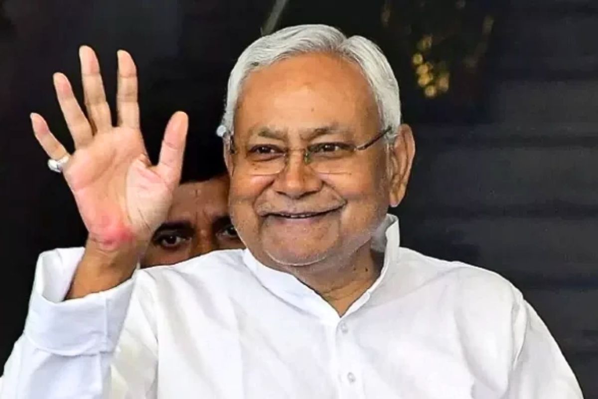 CM Nitish Gift: बिहार में बुजुर्गों को घर बैठे मिलेगा इलाज, ब्लड टेस्ट, ECG और फिजियोथेरेपी — सीएम नीतीश का बड़ा ऐलान